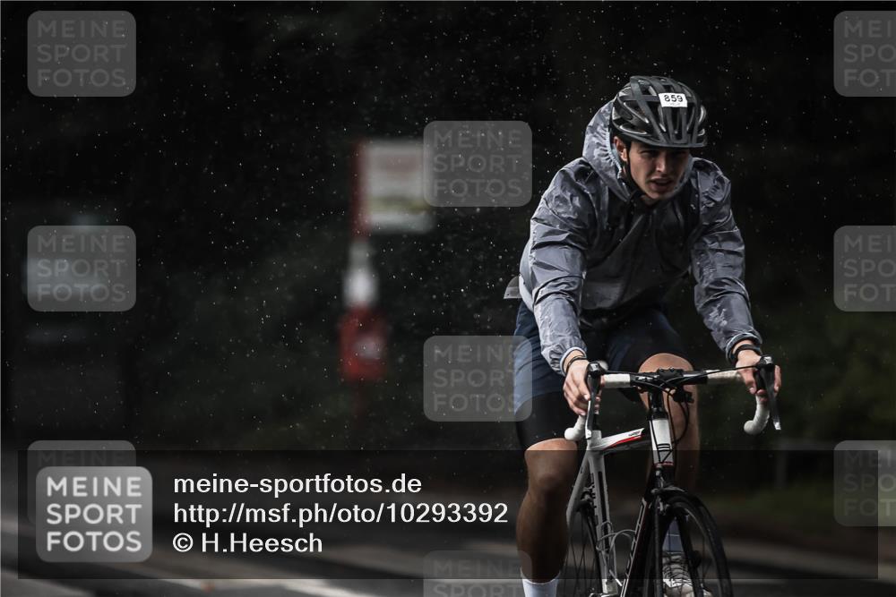 13.09.2026 - Stadtparktriathlon H.Heesch http://msf.ph/oto/10293392 13.09.2026 11:39:25 Radfahren 653, 800, 859, 865, 870 meine-sportfotos.de
