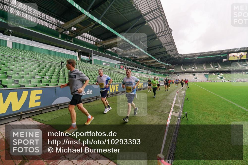 13.09.2026 - 21. swb-Marathon Bremen Michael Burmester http://msf.ph/oto/10293393 13.09.2026 10:31:50 Laufen im Stadion 10141, 10146, 10174, 10222, 10226, 10227, 10243, 10246, 10249, 10255, 10256, 10281, 10284, 10304, 10322, 10339, 10359, 10365, 10410, 10443, 10448, 10471, 10478, 10479, 10486, 10503, 10517, 10518, 10529, 10540, 10543, 10555, 10565, 10577, 10579, 10589, 10608, 10610, 10626, 10631, 10646, 10670, 10684, 10685, 10690, 10703, 10704, 10707, 10708, 10714, 10721, 10725, 10757, 10765, 10771, 10821, 10822, 10838, 10862, 10863, 10884, 10886, 11038, 11350, 11379 meine-sportfotos.de