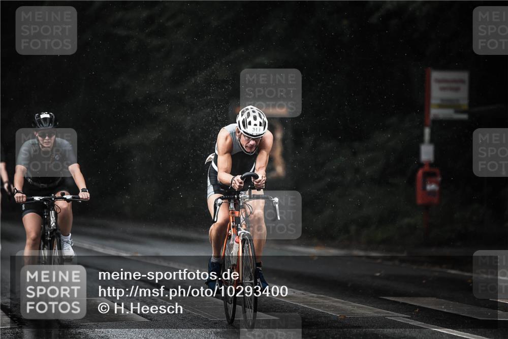 13.09.2026 - Stadtparktriathlon H.Heesch http://msf.ph/oto/10293400 13.09.2026 11:39:32 Radfahren 737, 757, 825, 917 meine-sportfotos.de