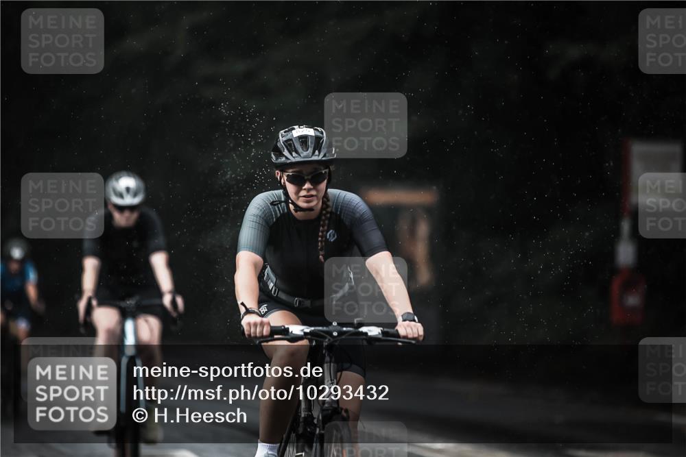13.09.2026 - Stadtparktriathlon H.Heesch http://msf.ph/oto/10293432 13.09.2026 11:39:33 Radfahren 737, 757, 825, 917 meine-sportfotos.de