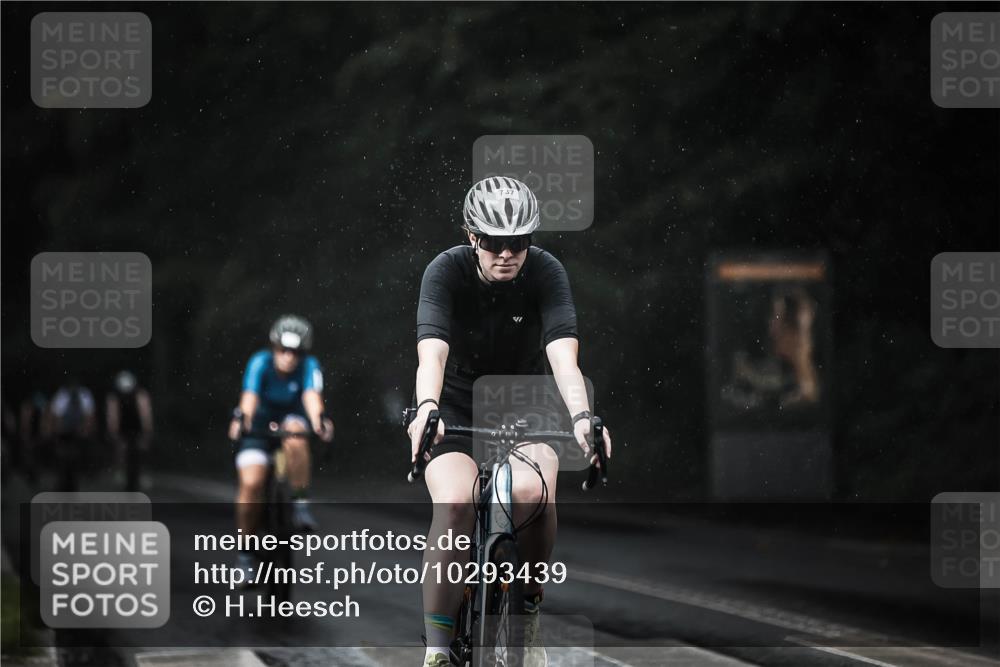 13.09.2026 - Stadtparktriathlon H.Heesch http://msf.ph/oto/10293439 13.09.2026 11:39:34 Radfahren 737, 757, 825, 917 meine-sportfotos.de