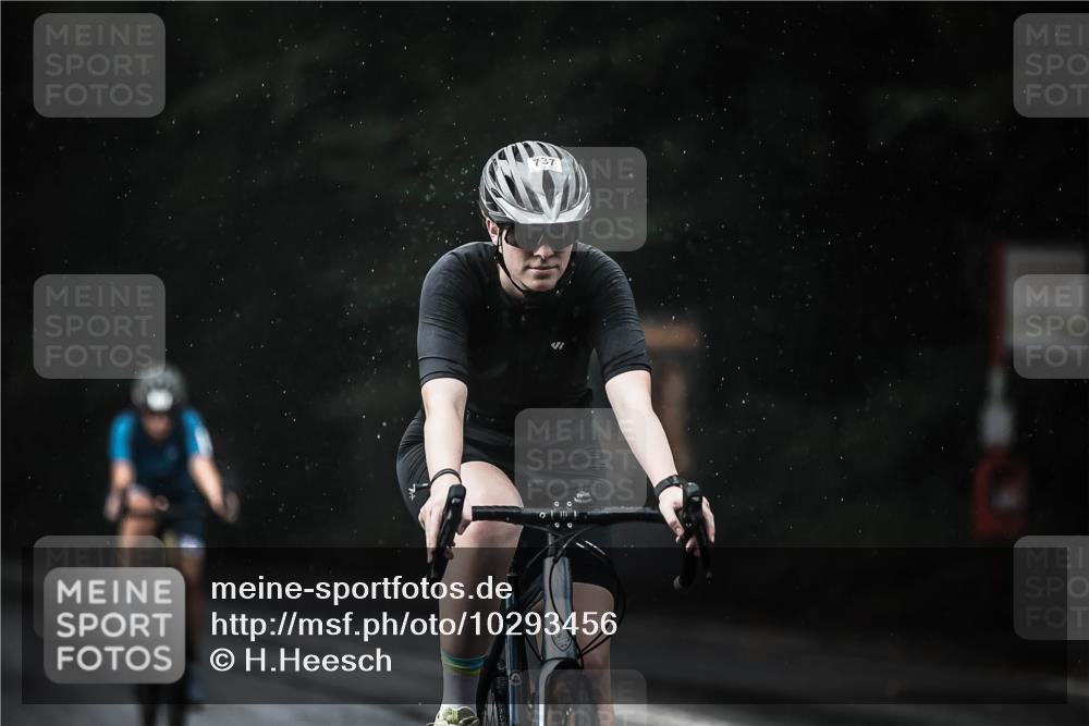 13.09.2026 - Stadtparktriathlon H.Heesch http://msf.ph/oto/10293456 13.09.2026 11:39:34 Radfahren 737, 757, 825, 917 meine-sportfotos.de