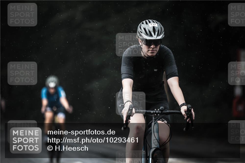 13.09.2026 - Stadtparktriathlon H.Heesch http://msf.ph/oto/10293461 13.09.2026 11:39:34 Radfahren 737, 757, 825, 917 meine-sportfotos.de