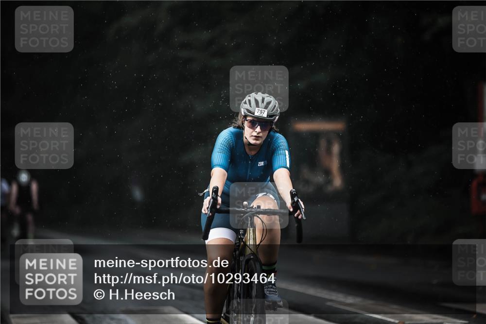 13.09.2026 - Stadtparktriathlon H.Heesch http://msf.ph/oto/10293464 13.09.2026 11:39:36 Radfahren 618, 737, 757, 825, 858, 917 meine-sportfotos.de