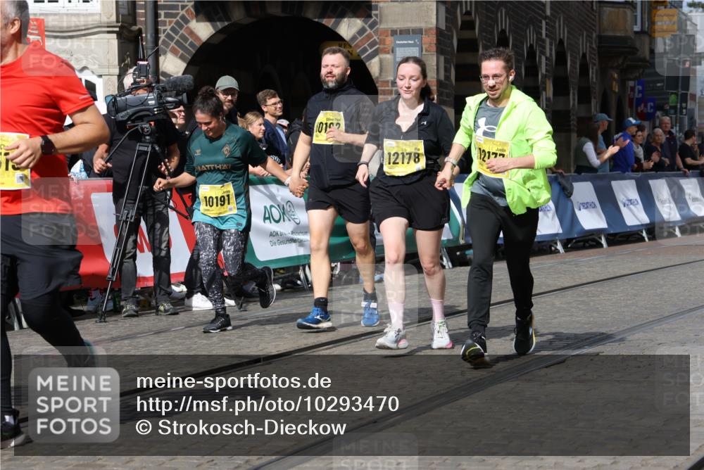 13.09.2026 - 21. swb-Marathon Bremen Strokosch-Dieckow http://msf.ph/oto/10293470 13.09.2026 11:18:23 Ziel 10137, 10459, 10513, 10713, 11482, 11808, 11829, 11943, 12023, 12373, 10176, 10194, 10535, 10600, 10895, 10899, 10997, 12371, 12561 meine-sportfotos.de