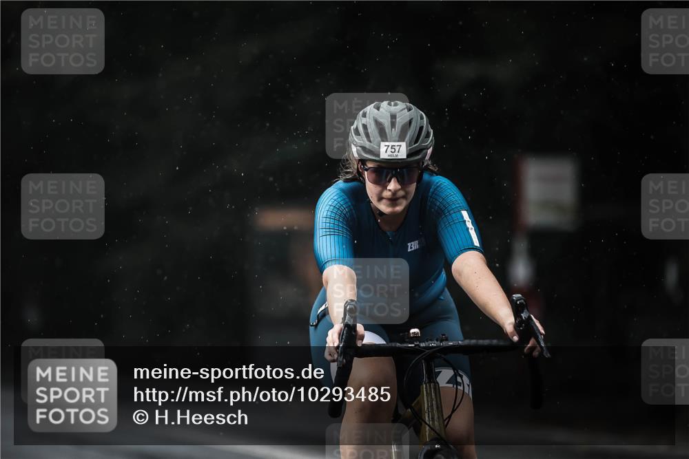 13.09.2026 - Stadtparktriathlon H.Heesch http://msf.ph/oto/10293485 13.09.2026 11:39:36 Radfahren 618, 737, 757, 825, 858, 917 meine-sportfotos.de