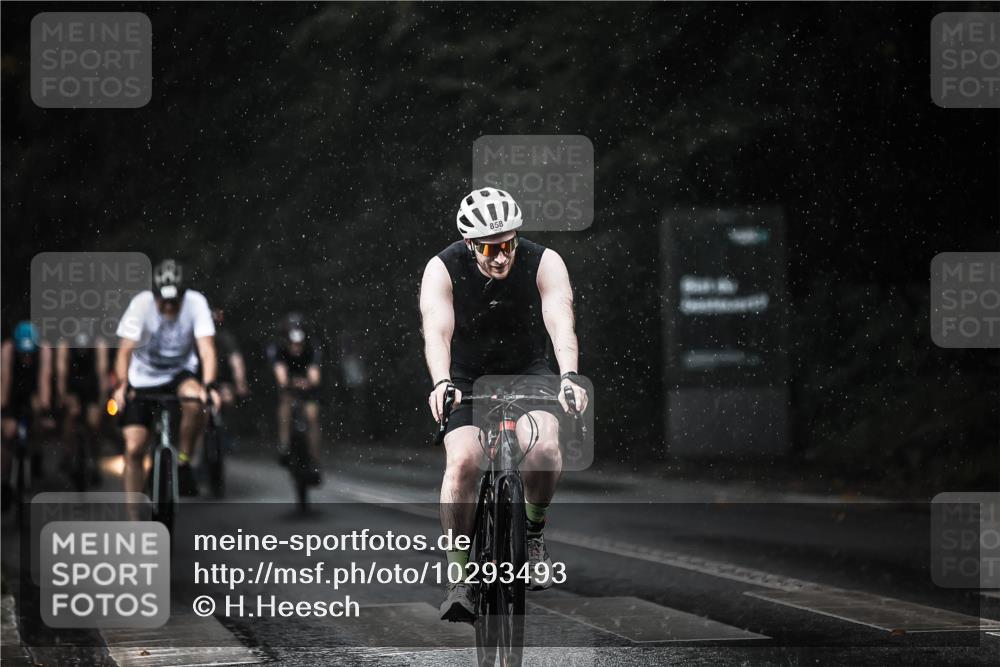13.09.2026 - Stadtparktriathlon H.Heesch http://msf.ph/oto/10293493 13.09.2026 11:39:40 Radfahren 618, 636, 737, 757, 838, 858, 869, 873 meine-sportfotos.de