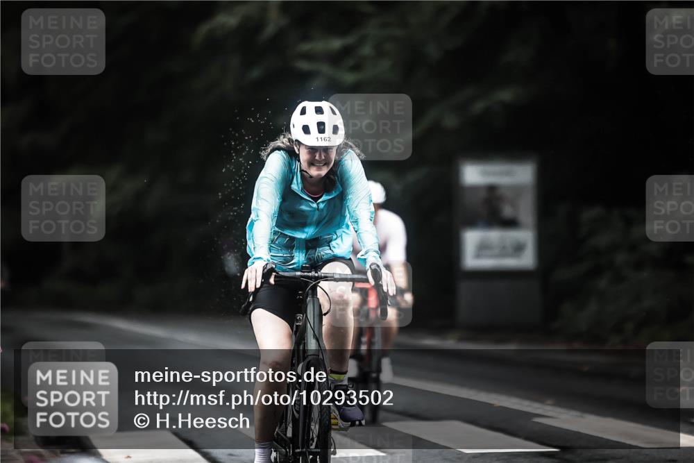 13.09.2026 - Stadtparktriathlon H.Heesch http://msf.ph/oto/10293502 13.09.2026 12:46:56 Radfahren 1162, 1189, 1218 meine-sportfotos.de