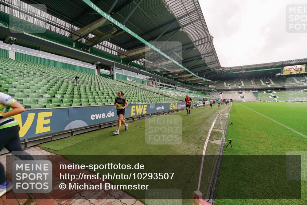 13.09.2026 - 21. swb-Marathon Bremen Michael Burmester http://msf.ph/oto/10293507 13.09.2026 10:32:18 Laufen im Stadion 10067, 10141, 10146, 10166, 10203, 10222, 10226, 10227, 10243, 10246, 10249, 10255, 10256, 10284, 10300, 10322, 10365, 10372, 10379, 10383, 10394, 10410, 10443, 10448, 10471, 10478, 10479, 10486, 10503, 10517, 10518, 10529, 10540, 10543, 10550, 10555, 10565, 10577, 10579, 10589, 10608, 10610, 10626, 10631, 10646, 10670, 10675, 10684, 10685, 10690, 10703, 10704, 10707, 10708, 10721, 10725, 10728, 10771, 10798, 10821, 10822, 10838, 11350, 11379 meine-sportfotos.de