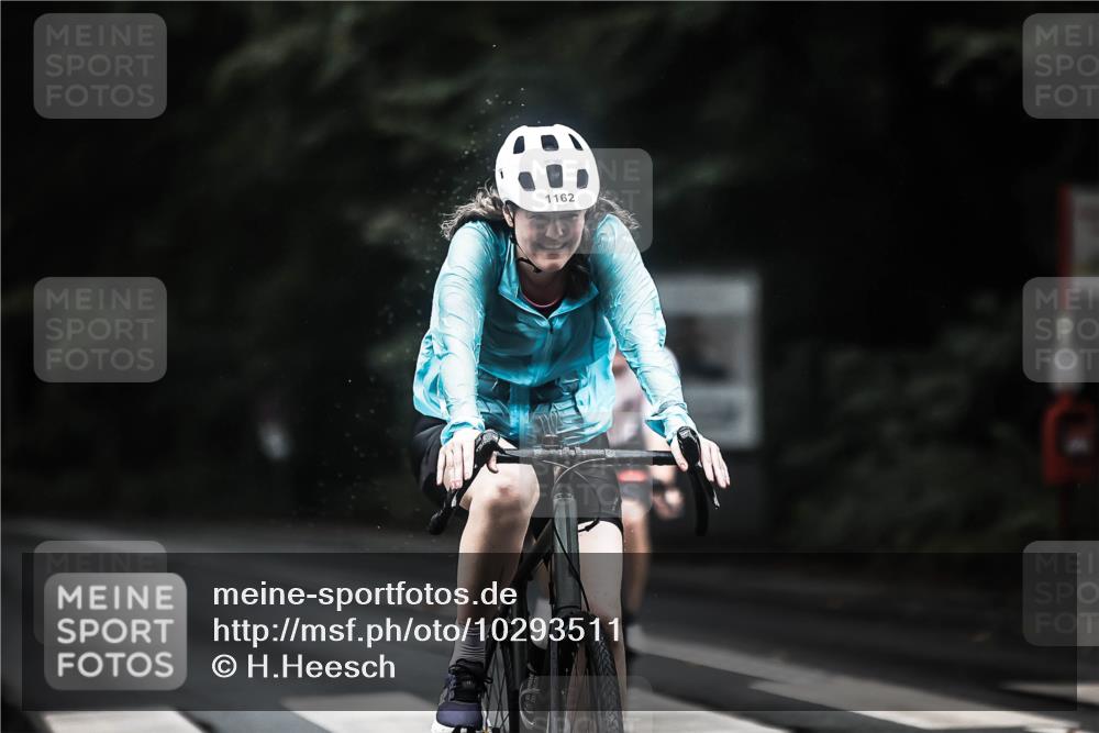 13.09.2026 - Stadtparktriathlon H.Heesch http://msf.ph/oto/10293511 13.09.2026 12:46:56 Radfahren 1162, 1189, 1218 meine-sportfotos.de