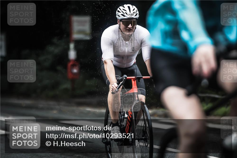 13.09.2026 - Stadtparktriathlon H.Heesch http://msf.ph/oto/10293521 13.09.2026 12:46:57 Radfahren 1162, 1189, 1218 meine-sportfotos.de