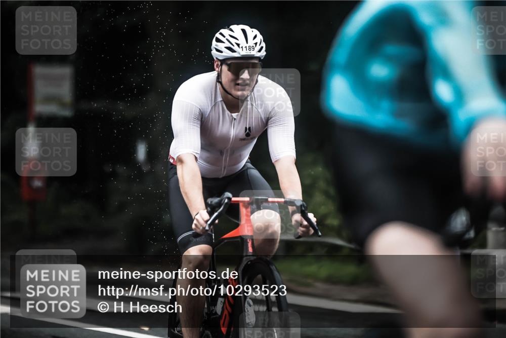 13.09.2026 - Stadtparktriathlon H.Heesch http://msf.ph/oto/10293523 13.09.2026 12:46:57 Radfahren 1162, 1189, 1218 meine-sportfotos.de