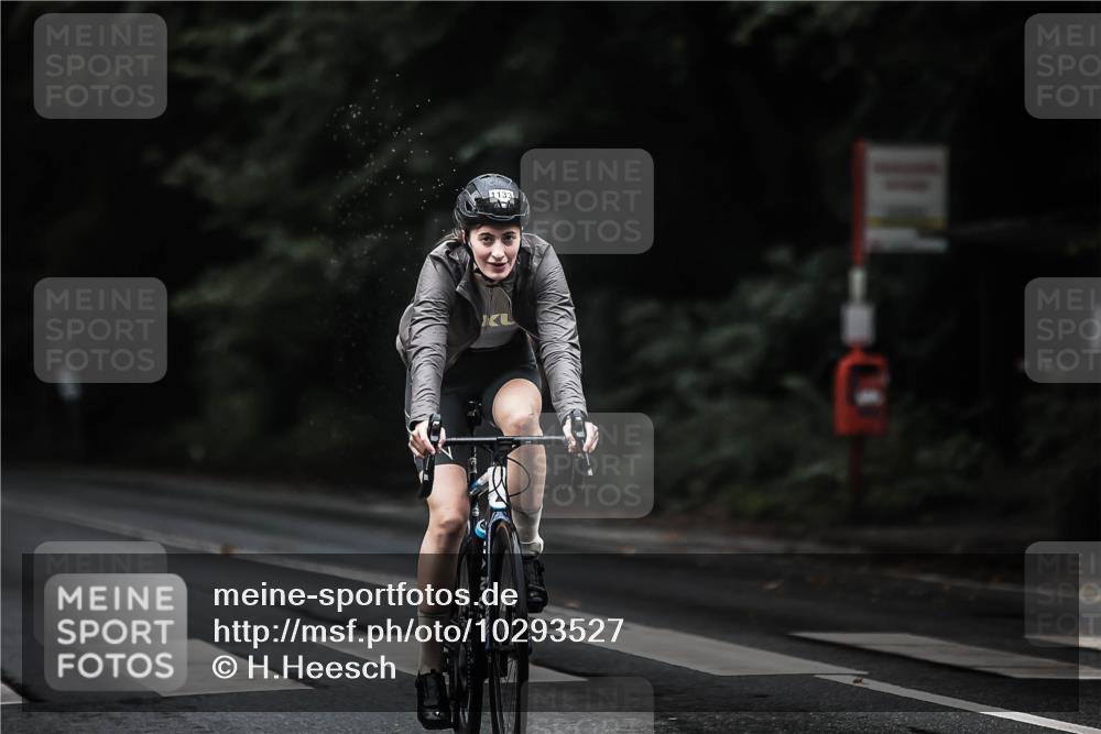 13.09.2026 - Stadtparktriathlon H.Heesch http://msf.ph/oto/10293527 13.09.2026 12:47:04 Radfahren 1133, 1174, 1262 meine-sportfotos.de