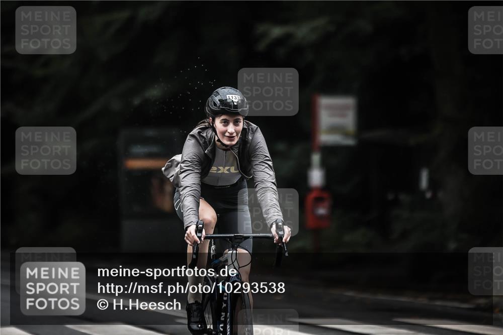 13.09.2026 - Stadtparktriathlon H.Heesch http://msf.ph/oto/10293538 13.09.2026 12:47:04 Radfahren 1133, 1174, 1262 meine-sportfotos.de