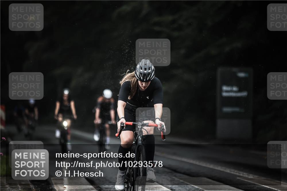 13.09.2026 - Stadtparktriathlon H.Heesch http://msf.ph/oto/10293578 13.09.2026 11:39:55 Radfahren 748, 752, 785, 831, 842 meine-sportfotos.de