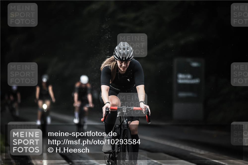 13.09.2026 - Stadtparktriathlon H.Heesch http://msf.ph/oto/10293584 13.09.2026 11:39:55 Radfahren 748, 752, 785, 831, 842 meine-sportfotos.de