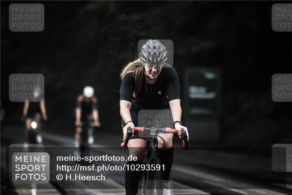 13.09.2026 - Stadtparktriathlon H.Heesch http://msf.ph/oto/10293591 13.09.2026 11:39:55 Radfahren 748, 752, 785, 831, 842 meine-sportfotos.de