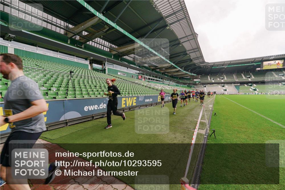 13.09.2026 - 21. swb-Marathon Bremen Michael Burmester http://msf.ph/oto/10293595 13.09.2026 10:32:41 Laufen im Stadion 10067, 10078, 10146, 10166, 10184, 10203, 10211, 10222, 10226, 10243, 10246, 10249, 10255, 10256, 10300, 10322, 10365, 10372, 10374, 10379, 10383, 10394, 10408, 10410, 10443, 10471, 10478, 10479, 10486, 10494, 10503, 10517, 10518, 10529, 10530, 10540, 10543, 10550, 10555, 10565, 10579, 10589, 10608, 10610, 10626, 10631, 10646, 10670, 10673, 10675, 10690, 10703, 10704, 10707, 10708, 10721, 10725, 10728, 10745, 10749, 10750, 10771, 10794, 10798 meine-sportfotos.de
