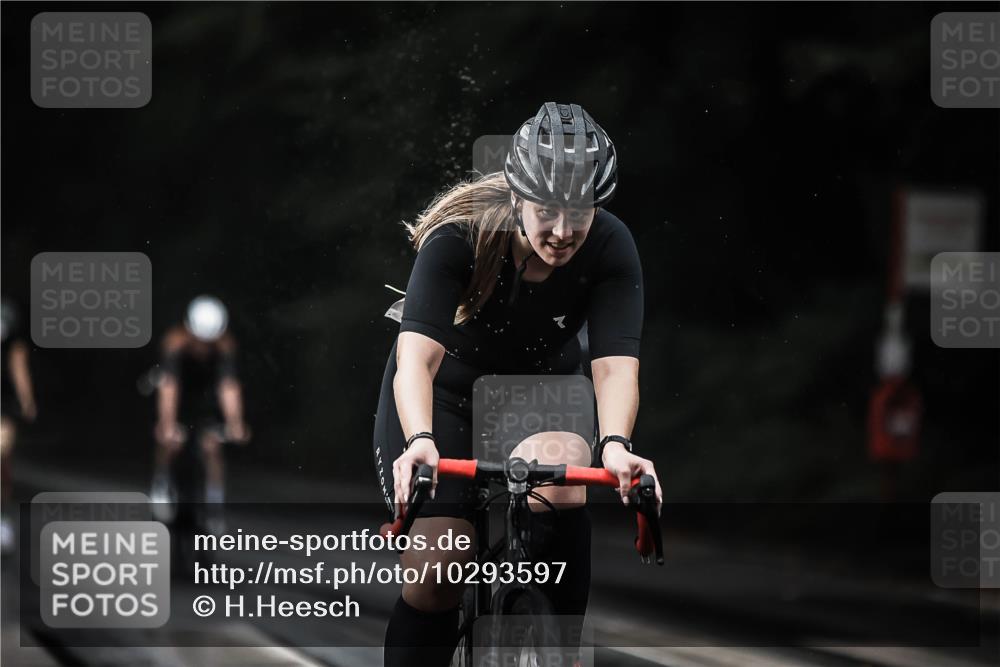 13.09.2026 - Stadtparktriathlon H.Heesch http://msf.ph/oto/10293597 13.09.2026 11:39:56 Radfahren 748, 752, 785, 831, 842 meine-sportfotos.de