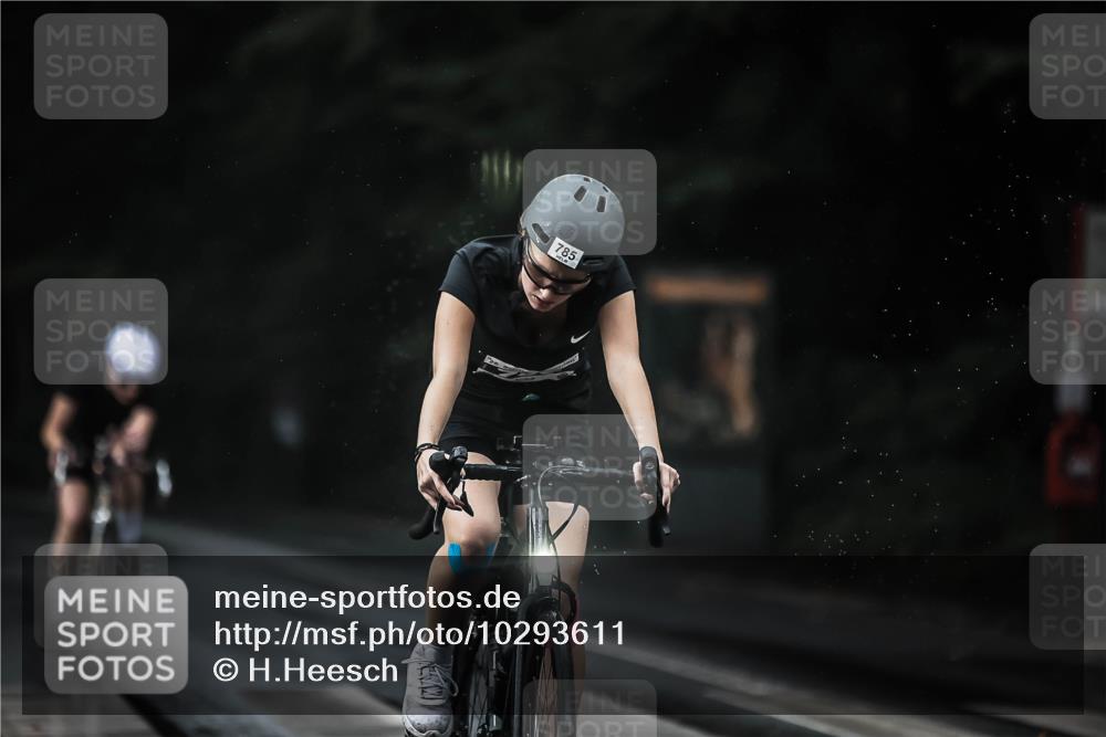 13.09.2026 - Stadtparktriathlon H.Heesch http://msf.ph/oto/10293611 13.09.2026 11:39:59 Radfahren 748, 752, 785, 842, 857, 935 meine-sportfotos.de