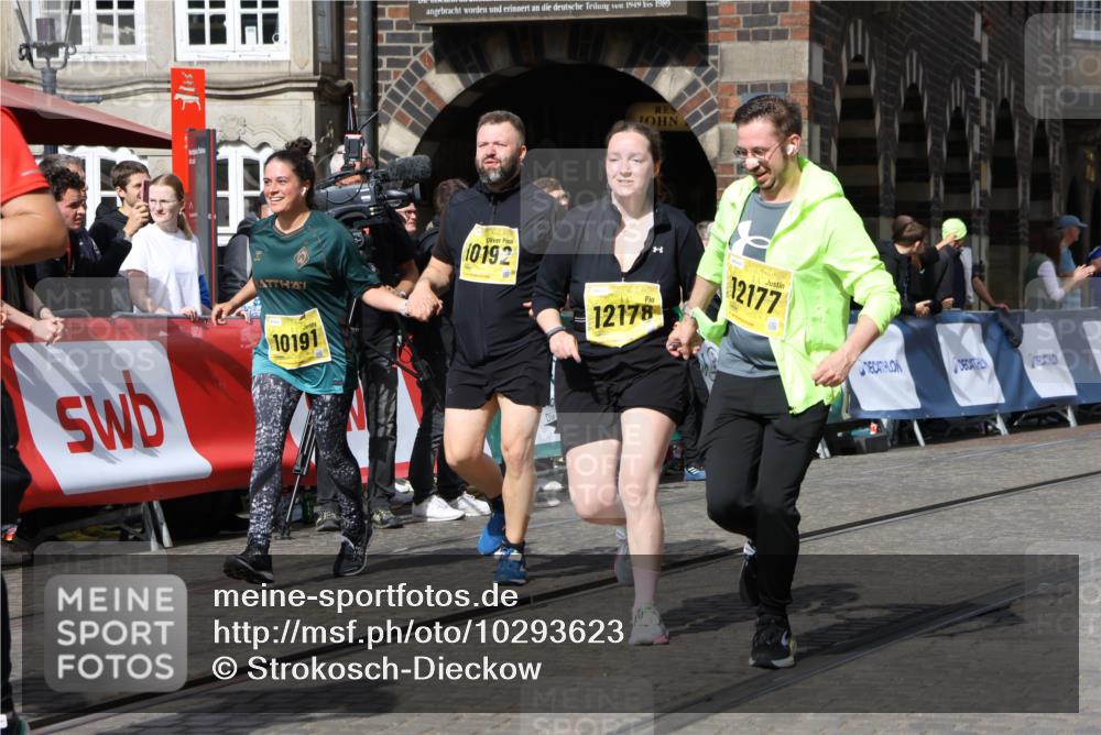 13.09.2026 - 21. swb-Marathon Bremen Strokosch-Dieckow http://msf.ph/oto/10293623 13.09.2026 11:18:23 Ziel 10137, 10459, 10513, 10713, 11482, 11808, 11829, 11943, 12023, 12373, 10176, 10194, 10535, 10600, 10895, 10899, 10997, 12371, 12561 meine-sportfotos.de