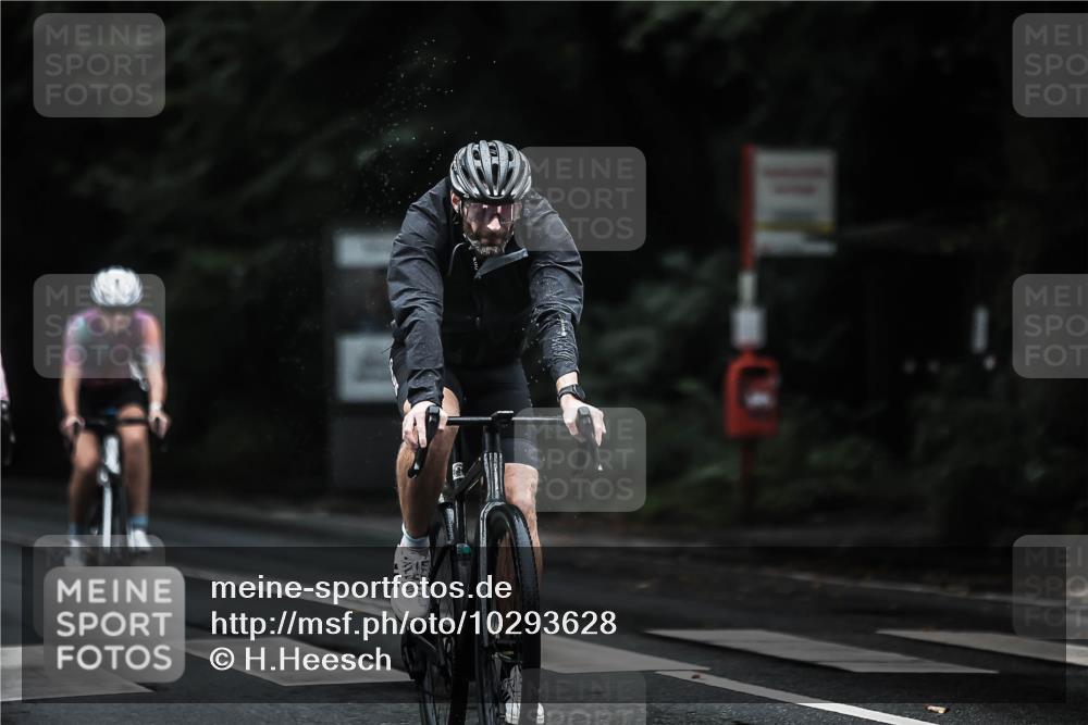 13.09.2026 - Stadtparktriathlon H.Heesch http://msf.ph/oto/10293628 13.09.2026 12:47:19 Radfahren 1123, 1250, 1251 meine-sportfotos.de