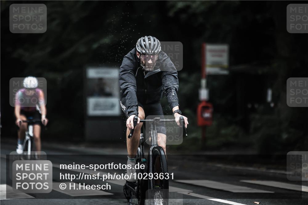 13.09.2026 - Stadtparktriathlon H.Heesch http://msf.ph/oto/10293631 13.09.2026 12:47:19 Radfahren 1123, 1250, 1251 meine-sportfotos.de