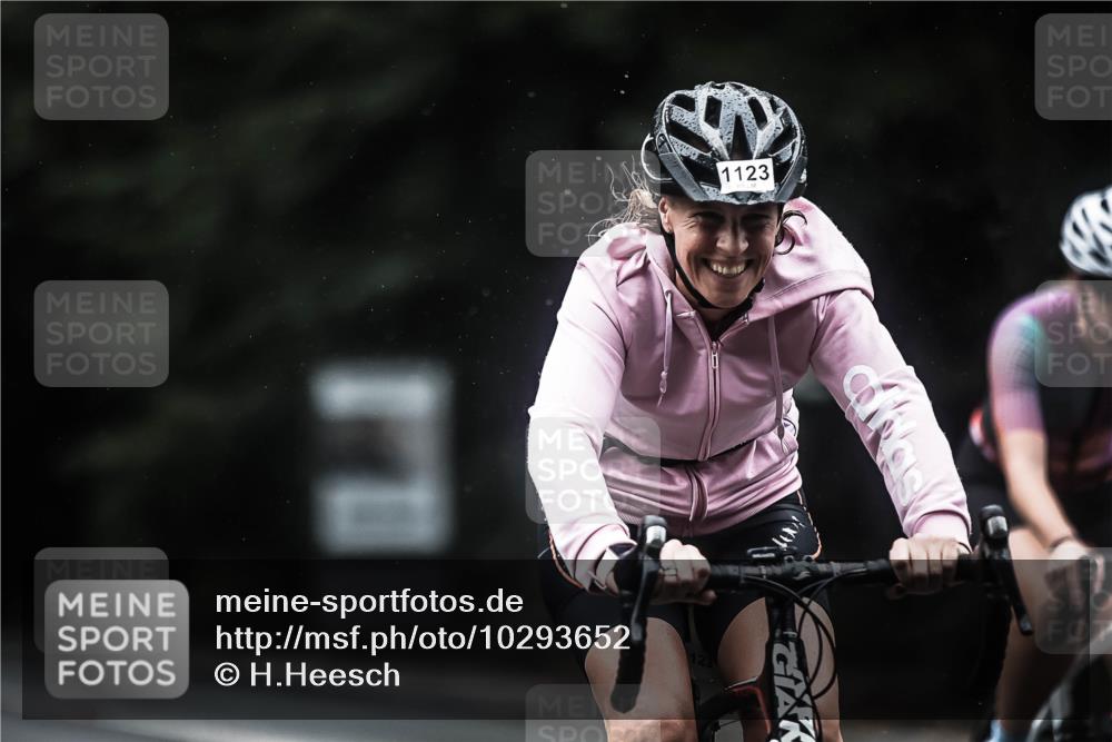 13.09.2026 - Stadtparktriathlon H.Heesch http://msf.ph/oto/10293652 13.09.2026 12:47:21 Radfahren 1123, 1250, 1251 meine-sportfotos.de