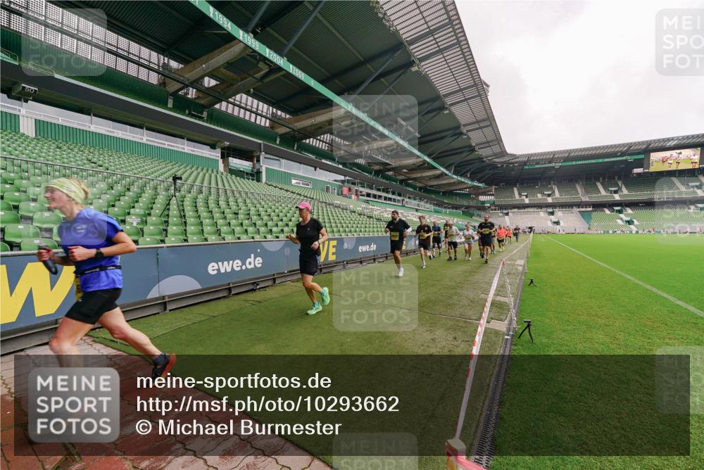 13.09.2026 - 21. swb-Marathon Bremen Michael Burmester http://msf.ph/oto/10293662 13.09.2026 10:32:51 Laufen im Stadion 10067, 10078, 10146, 10166, 10184, 10203, 10211, 10222, 10226, 10236, 10243, 10246, 10249, 10255, 10256, 10300, 10322, 10365, 10372, 10374, 10379, 10383, 10394, 10408, 10410, 10423, 10443, 10486, 10494, 10503, 10517, 10518, 10529, 10530, 10540, 10543, 10550, 10555, 10565, 10578, 10589, 10608, 10610, 10626, 10631, 10646, 10670, 10673, 10675, 10687, 10690, 10703, 10704, 10707, 10708, 10721, 10725, 10728, 10745, 10749, 10750, 10771, 10788, 10794, 10798 meine-sportfotos.de