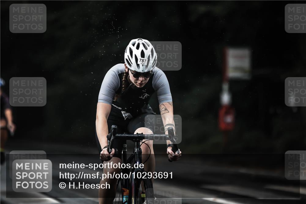 13.09.2026 - Stadtparktriathlon H.Heesch http://msf.ph/oto/10293691 13.09.2026 11:40:07 Radfahren 736, 774, 779, 787, 857, 884, 935, 948 meine-sportfotos.de