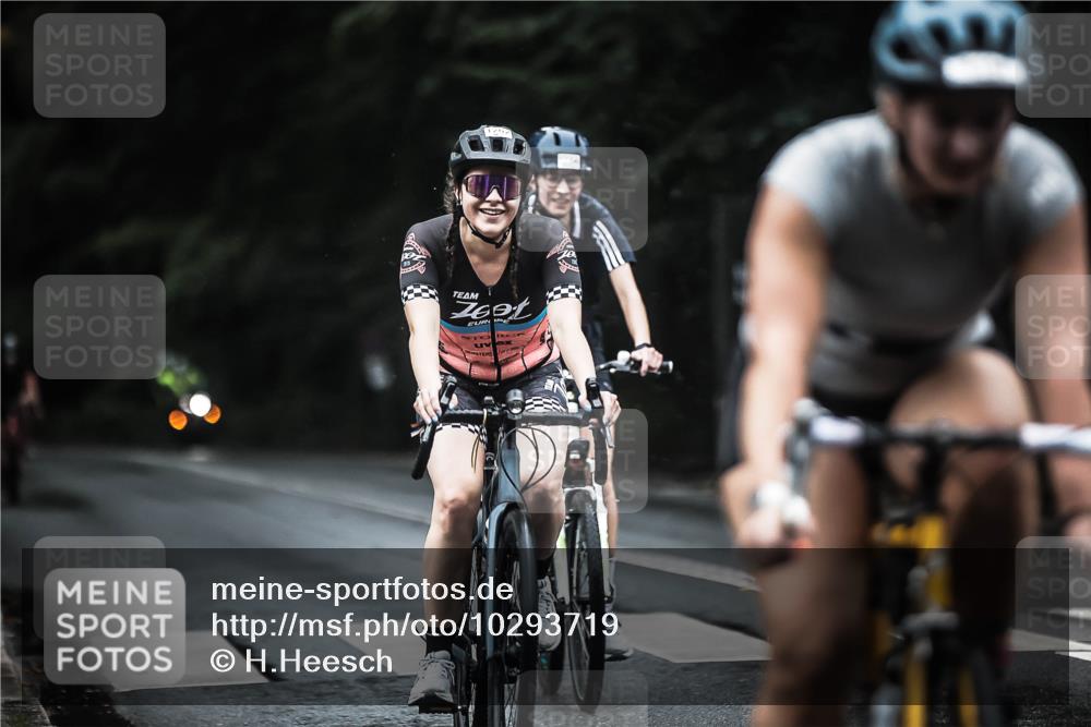 13.09.2026 - Stadtparktriathlon H.Heesch http://msf.ph/oto/10293719 13.09.2026 12:47:31 Radfahren 1105, 1154, 1164, 1176, 1202, 1217 meine-sportfotos.de