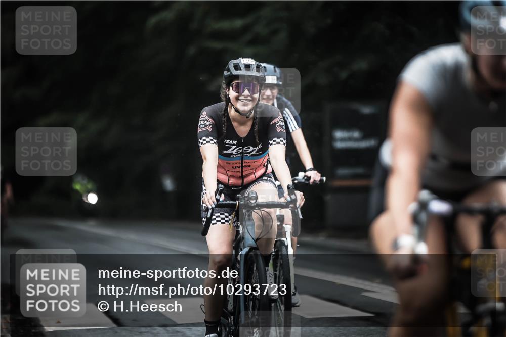 13.09.2026 - Stadtparktriathlon H.Heesch http://msf.ph/oto/10293723 13.09.2026 12:47:31 Radfahren 1105, 1154, 1164, 1176, 1202, 1217 meine-sportfotos.de