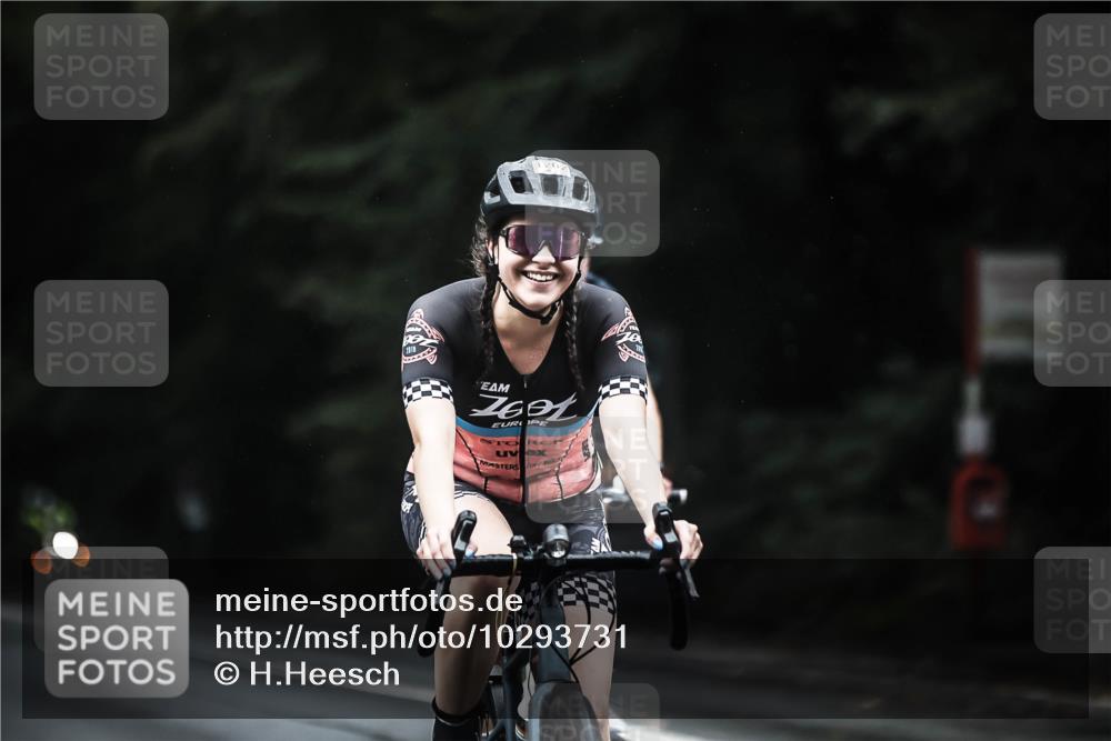 13.09.2026 - Stadtparktriathlon H.Heesch http://msf.ph/oto/10293731 13.09.2026 12:47:32 Radfahren 1105, 1154, 1164, 1176, 1202, 1217 meine-sportfotos.de