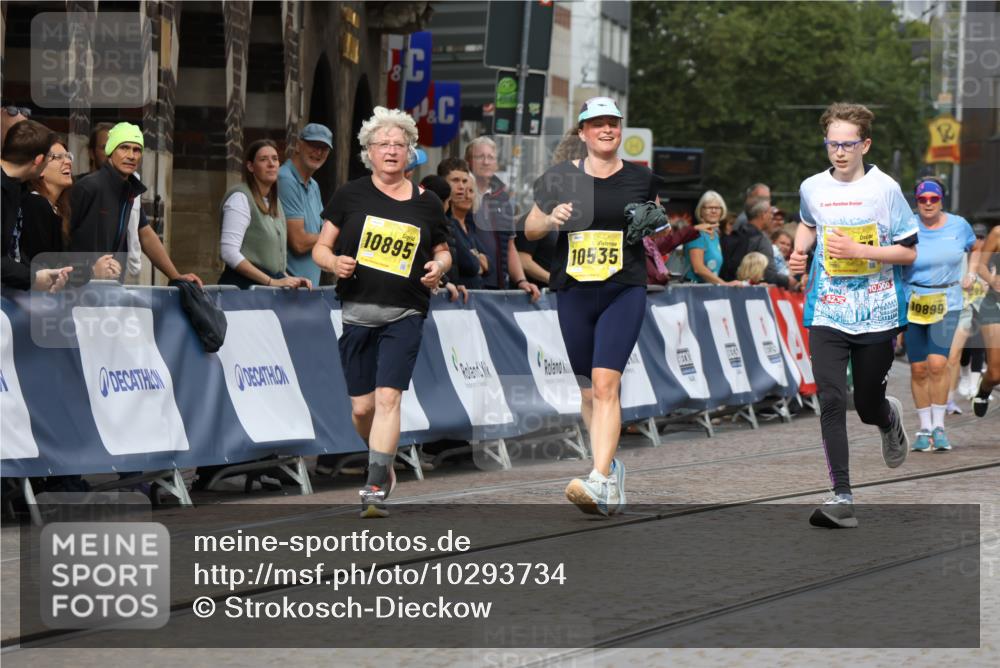 13.09.2026 - 21. swb-Marathon Bremen Strokosch-Dieckow http://msf.ph/oto/10293734 13.09.2026 11:18:28 Ziel 10191, 10192, 10459, 10513, 10713, 11482, 11808, 11829, 11943, 12177, 12178, 10176, 10194, 10600, 10899, 10997, 12371, 12422, 12561 meine-sportfotos.de