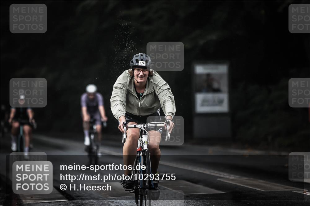 13.09.2026 - Stadtparktriathlon H.Heesch http://msf.ph/oto/10293755 13.09.2026 11:40:13 Radfahren 736, 774, 779, 787, 801, 807, 863, 884, 948 meine-sportfotos.de