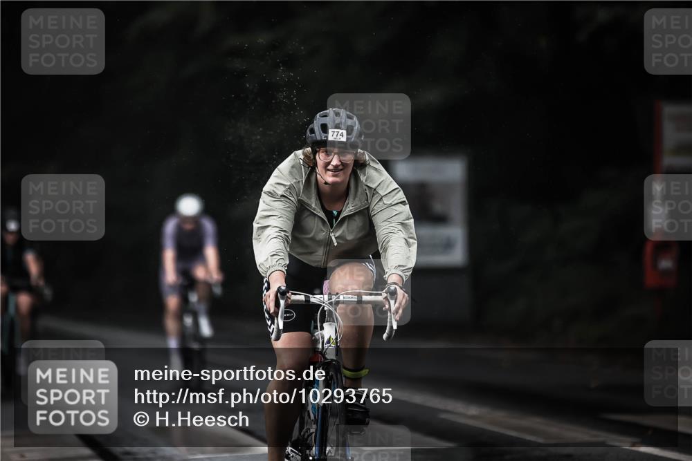 13.09.2026 - Stadtparktriathlon H.Heesch http://msf.ph/oto/10293765 13.09.2026 11:40:13 Radfahren 736, 774, 779, 787, 801, 807, 863, 884, 948 meine-sportfotos.de