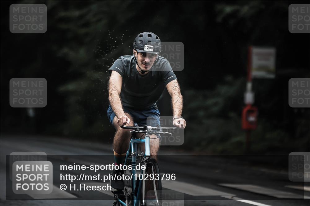 13.09.2026 - Stadtparktriathlon H.Heesch http://msf.ph/oto/10293796 13.09.2026 12:47:54 Radfahren 1109, 1156, 1192, 1208, 1297, 1308 meine-sportfotos.de