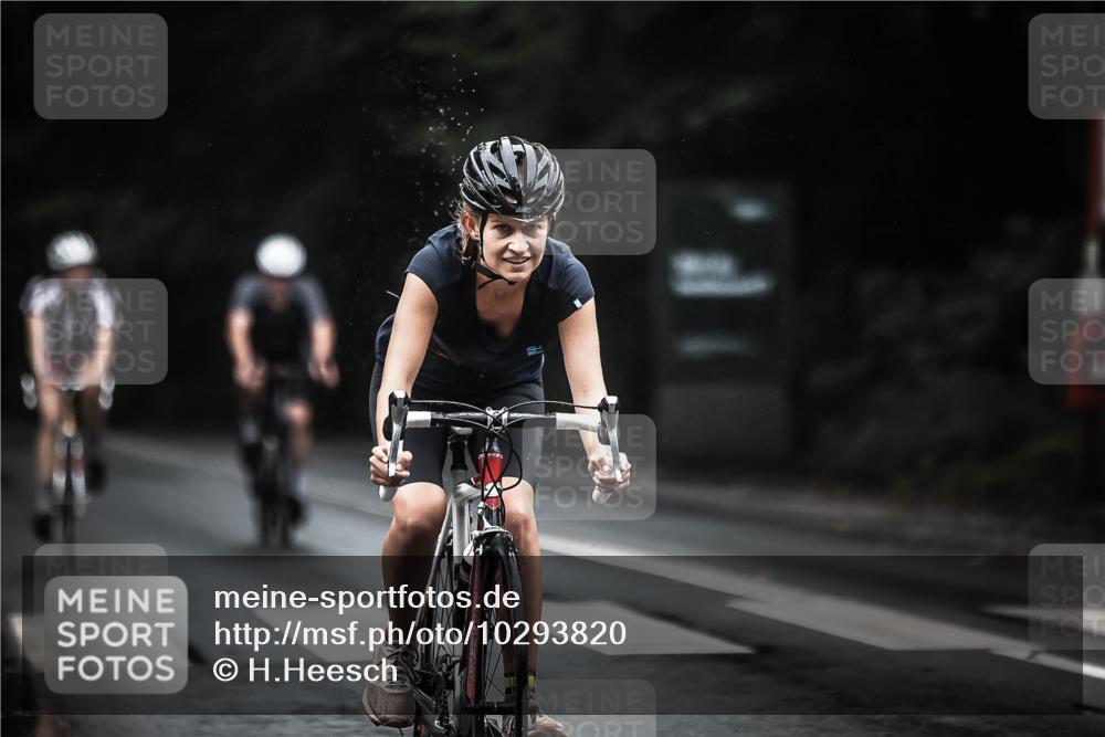 13.09.2026 - Stadtparktriathlon H.Heesch http://msf.ph/oto/10293820 13.09.2026 12:47:56 Radfahren 1109, 1156, 1192, 1208, 1297 meine-sportfotos.de