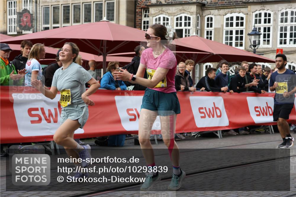 13.09.2026 - 21. swb-Marathon Bremen Strokosch-Dieckow http://msf.ph/oto/10293839 13.09.2026 11:18:45 Ziel 10176, 10192, 10194, 10535, 10600, 10651, 10895, 10899, 10005, 10202, 10344, 10524, 10568, 11629, 11794, 12090 meine-sportfotos.de