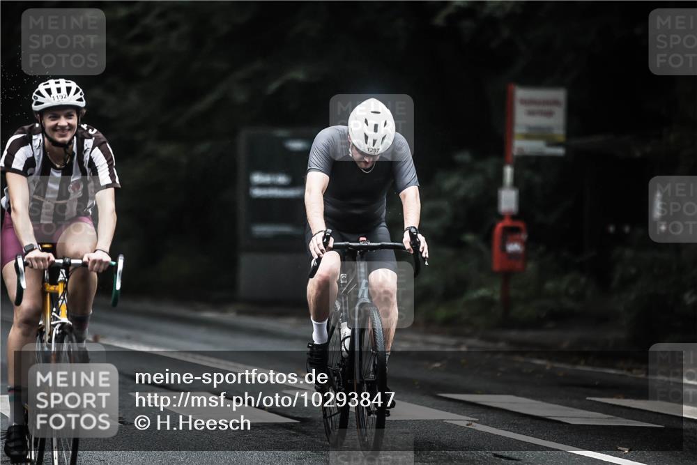 13.09.2026 - Stadtparktriathlon H.Heesch http://msf.ph/oto/10293847 13.09.2026 12:47:58 Radfahren 1109, 1156, 1192, 1208, 1297 meine-sportfotos.de