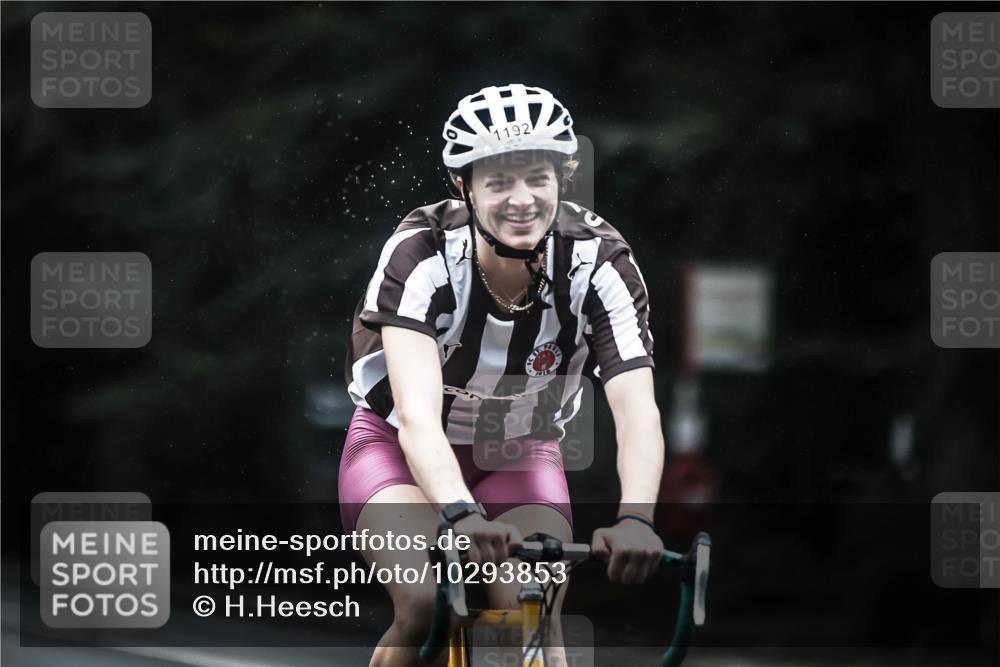 13.09.2026 - Stadtparktriathlon H.Heesch http://msf.ph/oto/10293853 13.09.2026 12:47:59 Radfahren 1109, 1156, 1192, 1208, 1297 meine-sportfotos.de