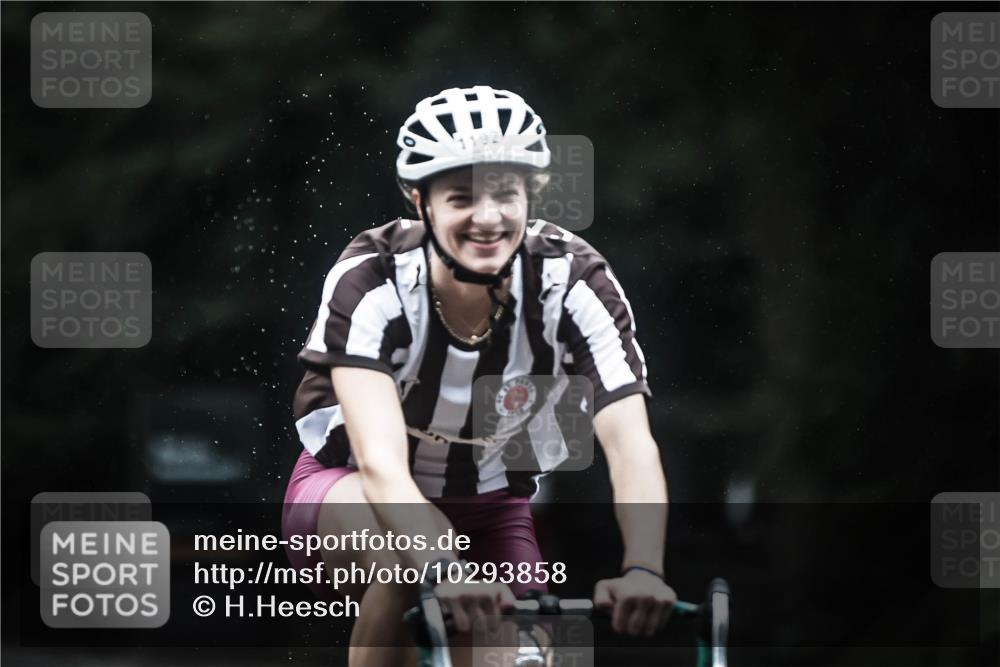 13.09.2026 - Stadtparktriathlon H.Heesch http://msf.ph/oto/10293858 13.09.2026 12:47:59 Radfahren 1109, 1156, 1192, 1208, 1297 meine-sportfotos.de