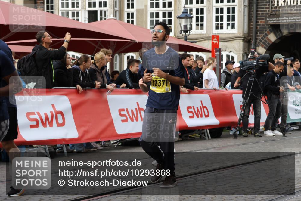 13.09.2026 - 21. swb-Marathon Bremen Strokosch-Dieckow http://msf.ph/oto/10293868 13.09.2026 11:18:47 Ziel 10176, 10194, 10535, 10600, 10651, 10895, 10899, 12371, 12561, 10005, 10202, 10344, 10524, 11629, 11794, 12090 meine-sportfotos.de