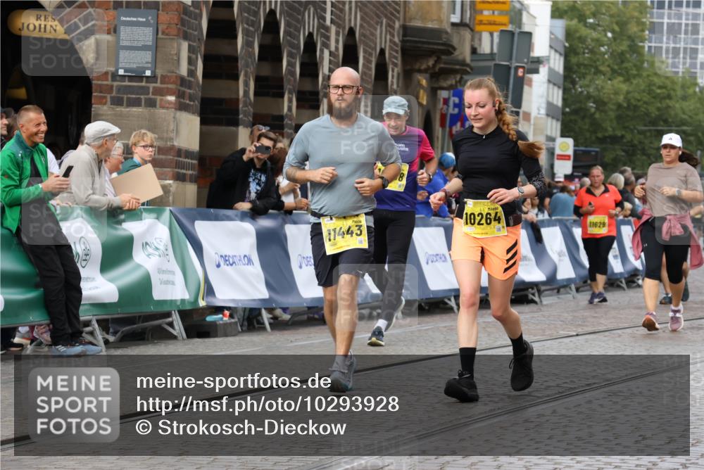 13.09.2026 - 21. swb-Marathon Bremen Strokosch-Dieckow http://msf.ph/oto/10293928 13.09.2026 11:18:52 Ziel 10176, 10194, 10535, 10600, 10651, 10895, 10899, 10997, 12371, 12561, 10202, 10524, 11629, 11794, 12090 meine-sportfotos.de