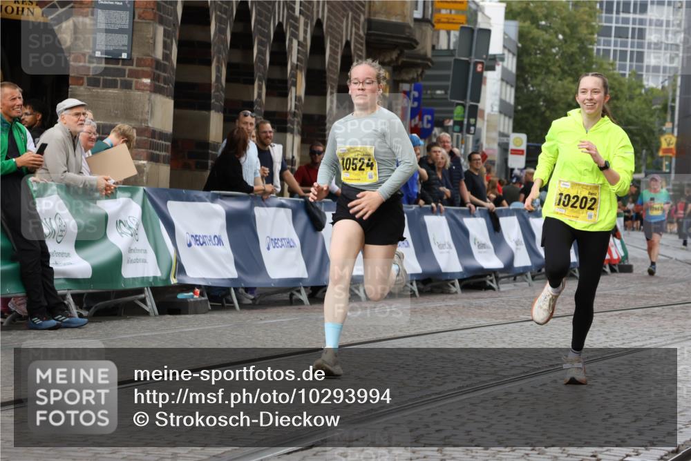 13.09.2026 - 21. swb-Marathon Bremen Strokosch-Dieckow http://msf.ph/oto/10293994 13.09.2026 11:19:07 Ziel 10005, 10202, 10264, 10344, 10524, 10568, 10997, 11443, 11629, 11794, 12090, 12371, 12422, 10629, 10933, 12224, 12462 meine-sportfotos.de