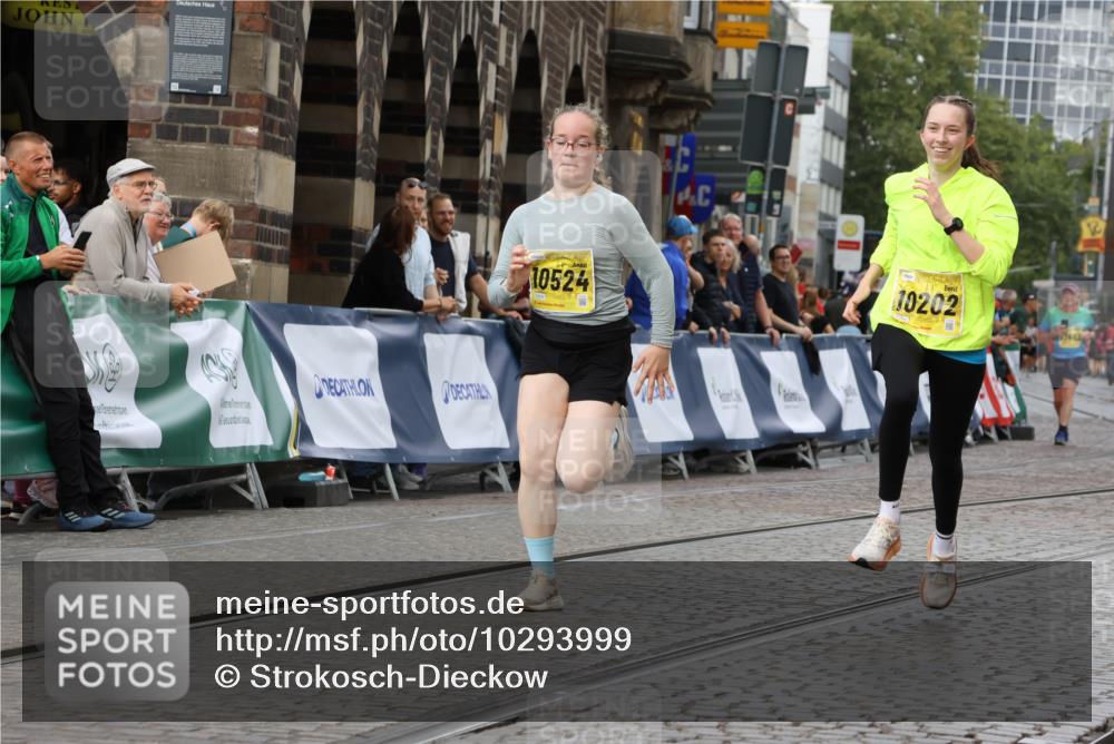 13.09.2026 - 21. swb-Marathon Bremen Strokosch-Dieckow http://msf.ph/oto/10293999 13.09.2026 11:19:07 Ziel 10005, 10202, 10264, 10344, 10524, 10568, 10997, 11443, 11629, 11794, 12090, 12371, 12422, 10629, 10933, 12224, 12462 meine-sportfotos.de