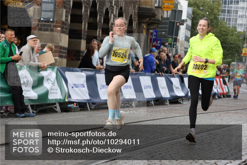 13.09.2026 - 21. swb-Marathon Bremen Strokosch-Dieckow http://msf.ph/oto/10294011 13.09.2026 11:19:07 Ziel 10005, 10202, 10264, 10344, 10524, 10568, 10997, 11443, 11629, 11794, 12090, 12371, 12422, 10629, 10933, 12224, 12462 meine-sportfotos.de