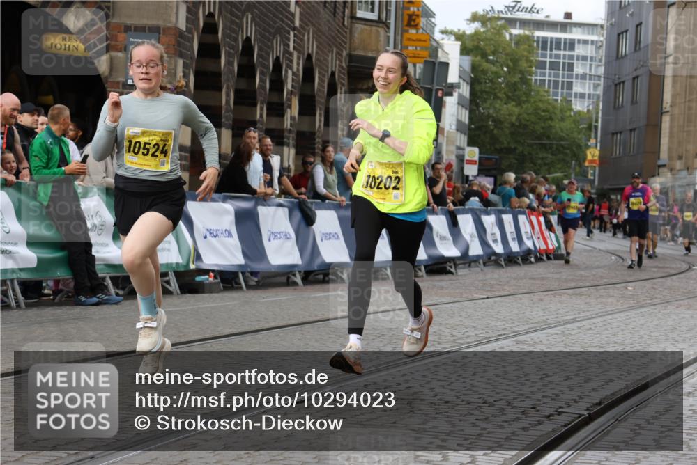 13.09.2026 - 21. swb-Marathon Bremen Strokosch-Dieckow http://msf.ph/oto/10294023 13.09.2026 11:19:08 Ziel 10005, 10202, 10264, 10344, 10524, 10568, 10997, 11443, 11629, 11794, 12090, 12422, 10629, 10933, 11050, 11760, 12224, 12462 meine-sportfotos.de