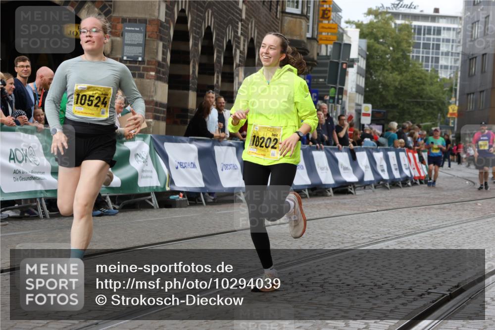13.09.2026 - 21. swb-Marathon Bremen Strokosch-Dieckow http://msf.ph/oto/10294039 13.09.2026 11:19:08 Ziel 10005, 10202, 10264, 10344, 10524, 10568, 10997, 11443, 11629, 11794, 12090, 12422, 10629, 10933, 11050, 11760, 12224, 12462 meine-sportfotos.de