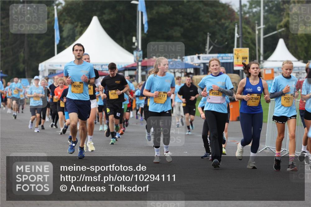 13.09.2026 - Kiel Lauf Andreas Tolksdorf http://msf.ph/oto/10294111 13.09.2026 09:26:05 Kiellinie 0777, 4952, 38, 9592, 34, 5039, 52, 39, 2164, 7121 meine-sportfotos.de